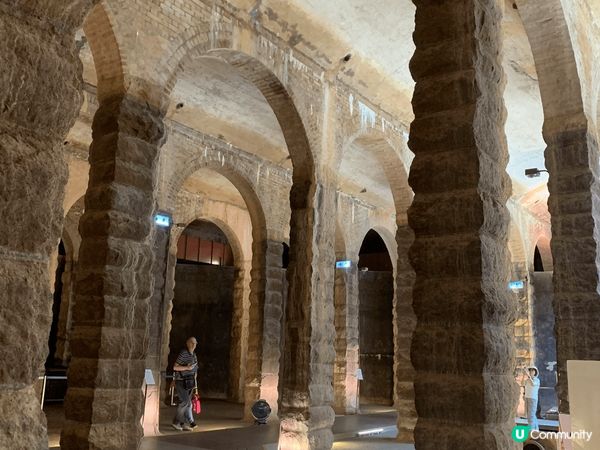 第一次去位於深水埗的地下配水庫，感覺壯觀，而且還遇上定時燈光...