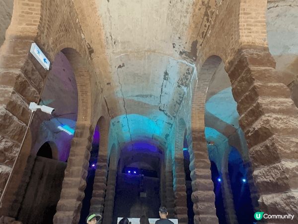 第一次去位於深水埗的地下配水庫，感覺壯觀，而且還遇上定時燈光...