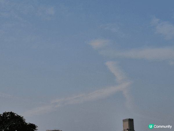 添馬公園水滴藝術，展覽地方雖然不算大，但是不倒翁水滴好吸引呀...