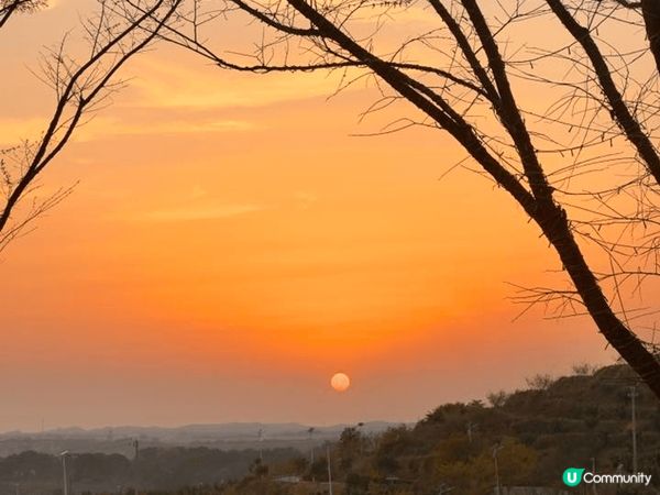 今早雖有看不見日出的失落，但卻有偶遇美麗日落的驚喜，感謝天公...