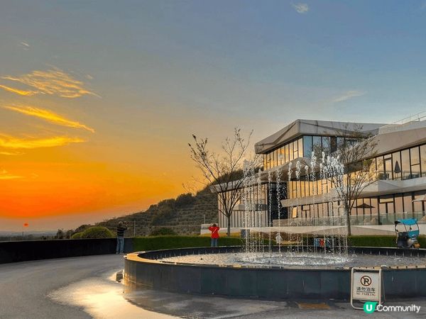 今早雖有看不見日出的失落，但卻有偶遇美麗日落的驚喜，感謝天公...