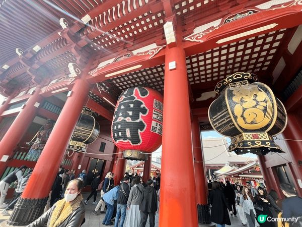 東京淺草觀音寺是東京的必來景點，永遠充滿了人潮，兩旁的商店街...