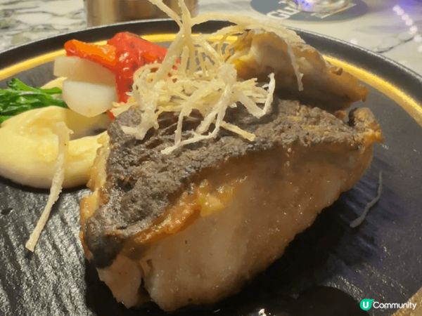 現場live band, 有駐場歌手，氣氛好好，又有美食。