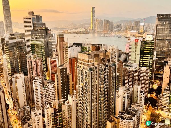 1.第一次去食自助山，飽覽香港美景。2.西環海旁，回憶滿滿。...