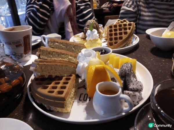 這些都是美味的甜品，特別是格仔餅，又大份，又飽肚。