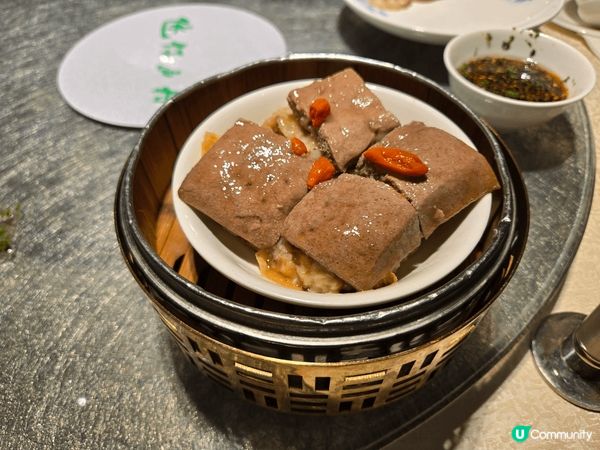 澳門氹仔漁村，金黃焗义燒飽，沙姜豬手，豬潤燒賣，款款點心都好...