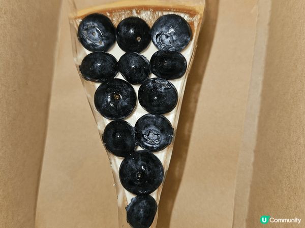 Starbucks藍莓芝士蛋糕好好味，大大粒藍莓一D都唔酸，...