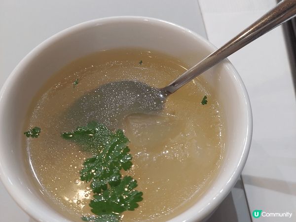 這個泰式辣飯，串燒雞肉／牛肉， 冬瓜湯。