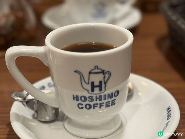 日本星乃咖啡店，班戟現點現做，點餐後須等候20分鐘左右。上桌...