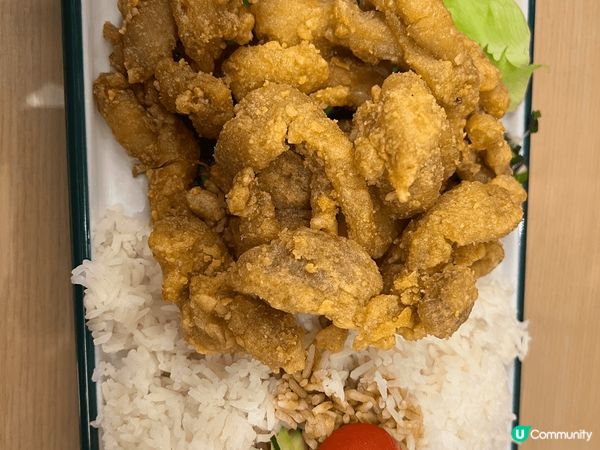 今次推介中環嘅越橋餐廳，呢間餐廳推薦的金沙雞球飯，份量十足之...