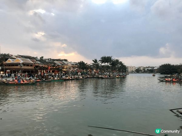 位於越南的會安古城，早就被納入世界文化遺產，早午晚也有不同的...