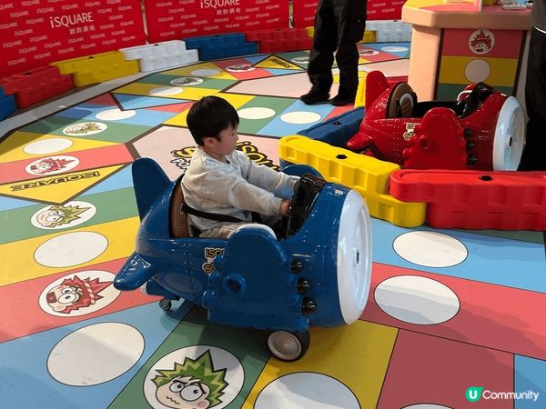 清明節假期帶了姪仔去尖沙咀玩ulifestyle之前換的獎品...