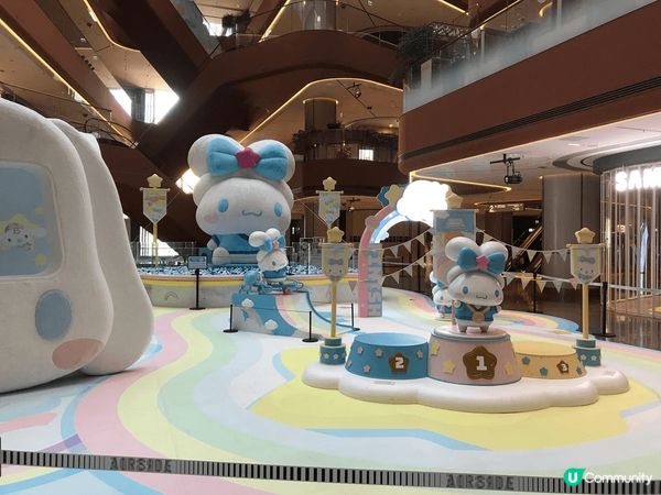 玉桂狗，很多人也喜歡！最近在Airside有一個大型展覽，擺...