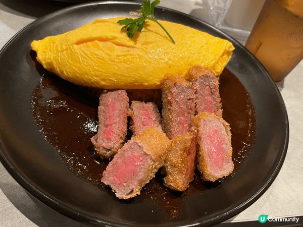 上野的三種不同的蛋包飯加和牛， 有日式咖喱汁, 明太子蘑菇汁...