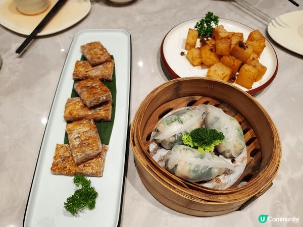 精緻美味點心，每樣都係酒樓必食嘅食物，尤其係“芋絲餅”唔係好...