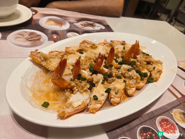 鹹魚肉餅飯，蒜蓉大蝦，煎釀三寶，全是酒樓必點港式美食，充滿兒...