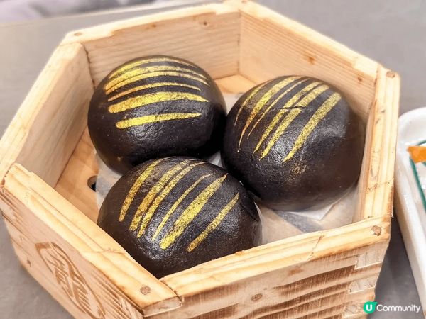 今天要介紹的餐廳 🌟 龍點心🌟 位於銅鑼灣，是一家在香港有幾...