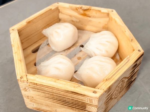 今天要介紹的餐廳 🌟 龍點心🌟 位於銅鑼灣，是一家在香港有幾...