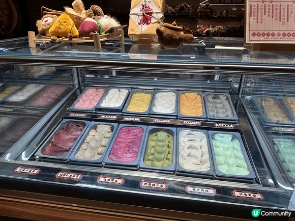 萬象天地商場面積夠大，有文青Cafe、兒童設施、食肆林立，呢...