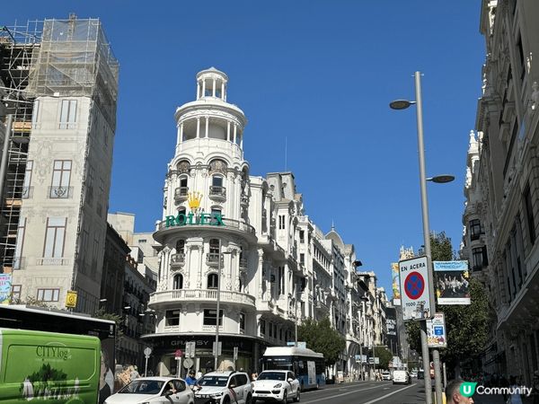相中風景攝於去年在西班牙首都馬德里(Madrid)，位於西班...