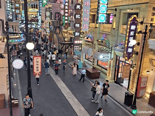 第一張至第三張，係系廣州佛山商場入面既雪場，有娛雪區及滑雪區...