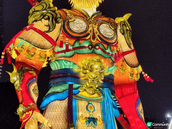 深圳歡樂港灣的鍾書閣，既cyber又有趣，激發攝影創作。錦繡...