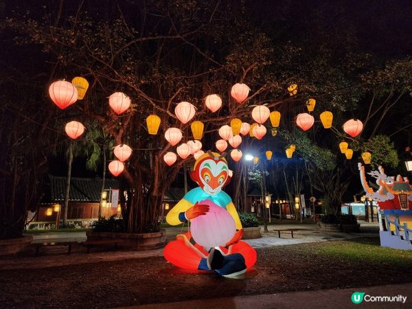 深圳歡樂港灣的鍾書閣，既cyber又有趣，激發攝影創作。錦繡...