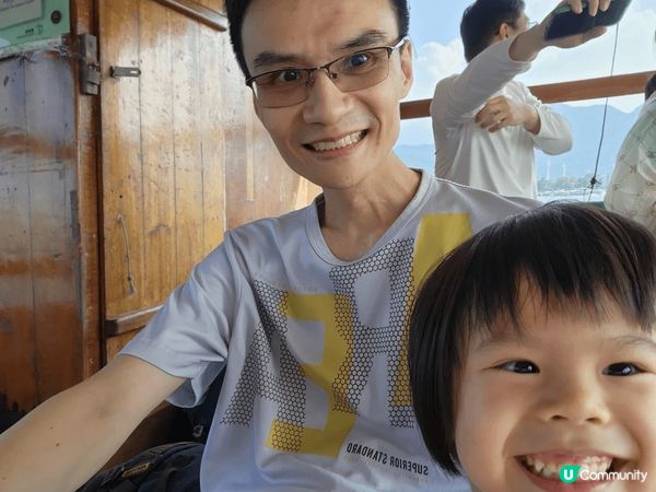 澳門是一個綠化的城市，處處可見綠樹林蔭的街道和繁花錦蔟的公園...