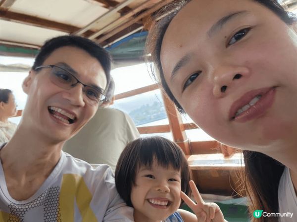 澳門是一個綠化的城市，處處可見綠樹林蔭的街道和繁花錦蔟的公園...