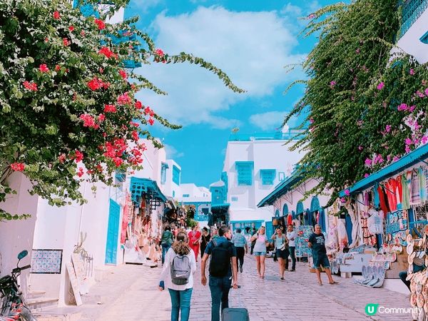 有塞浦路斯出名嘅玻璃水、緬甸嘅日落本立橋，南疆嘅金秋沙漠，奧...