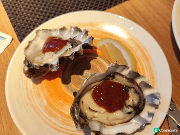 香港萬怡酒店MoMo Café自助晚餐性價比高👍🏻！即開生蠔...