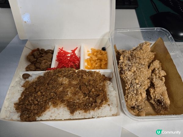 阿木嘅炸排骨便當，味道好，炸排骨外脆內軟，打工仔食lunch...