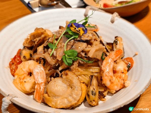 DELISH Kitchen by ALOT這是一間令人感到...