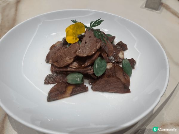 今日我分享咗呢個京菜，味道可口，賣相一流！是出自羲和京致。北...