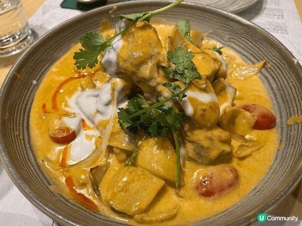 呢間位於商場內既泰菜，都算坐得舒服，食物質素亦唔錯～ 最鍾意...