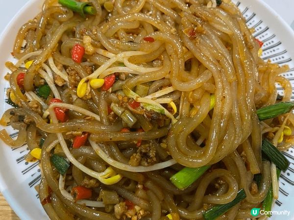 辣將軍川辣炒薯粉,炒薯粉煙煙韌韌，加上碎肉同芽菜增加口感，味...