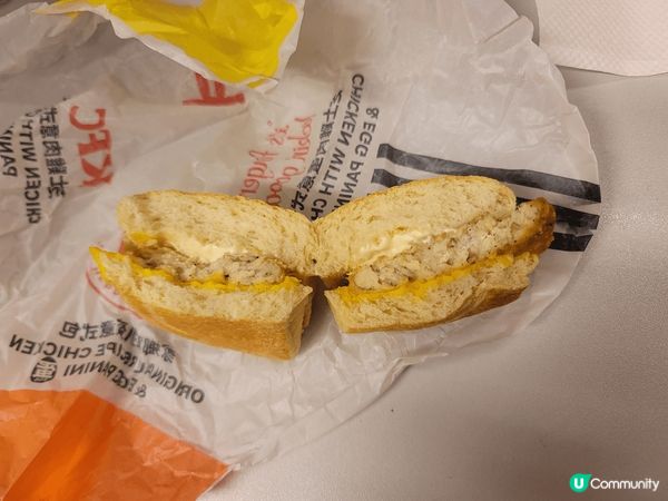 肯德基芝士雞肉蛋意包這個竟然有驚喜，比平時肯德基d包好食同大...