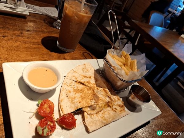 又到我最鍾意嘅餐廳~Outback啦! 呢間係銅鑼灣分店，位...