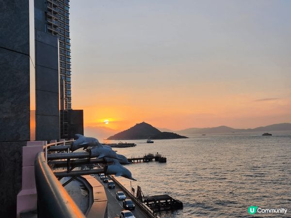 位於香港島堅尼地城新海旁的日落美景，是難得的海景、更是 “打...