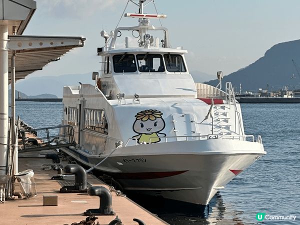 係高松去小豆島是坐船去的。我坐高速船大約35分鐘就到。坐這船...