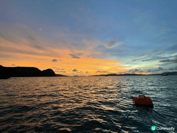 去馬來西亞蘭卡威坐日落遊艇，出海睇日落，睇住個天慢慢變色，好...