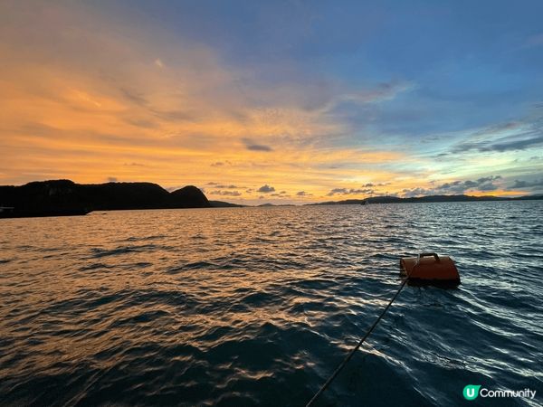 去馬來西亞蘭卡威坐日落遊艇，出海睇日落，睇住個天慢慢變色，好...