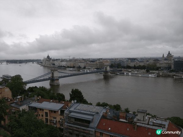 這是奥地利，很美，很古典，我很喜歡歐州的建築設計和風格。