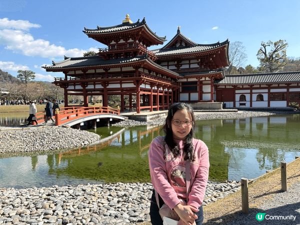 宇治的平等院，是古代的日本建築，正面看好像一隻展翅的鳳凰，非...