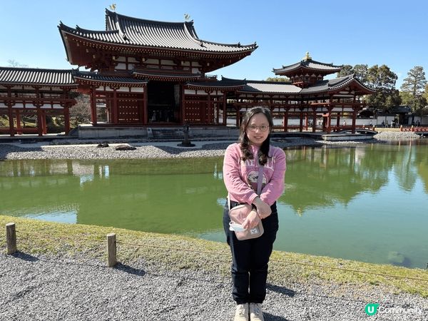 宇治的平等院，是古代的日本建築，正面看好像一隻展翅的鳳凰，非...