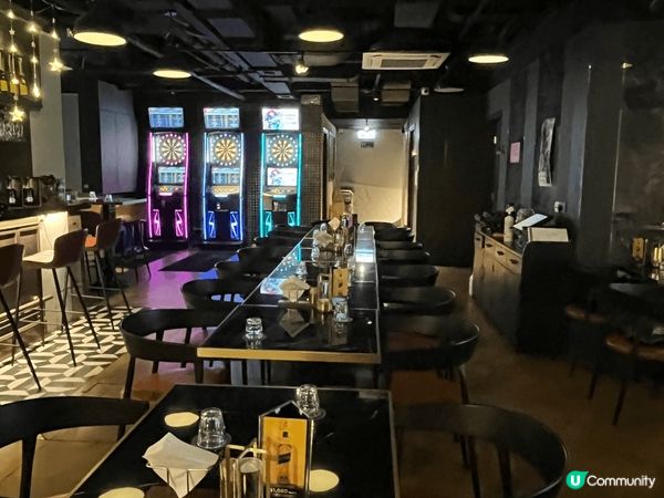 Luna Bar & Restaurant是一間結合正宗泰國...