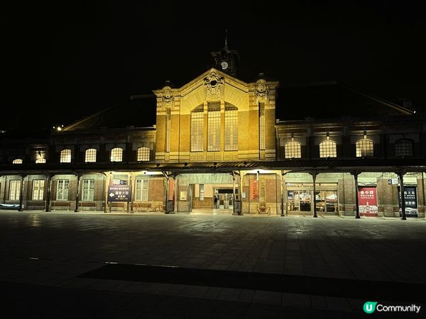 台中火車站,每個遊客必去嘅打卡地點!車站保留傳統佈置,又加入...