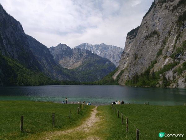 這是世遗的捷克，像電影'仙樂飄飄處處聞的情景差不多，很漂亮。...