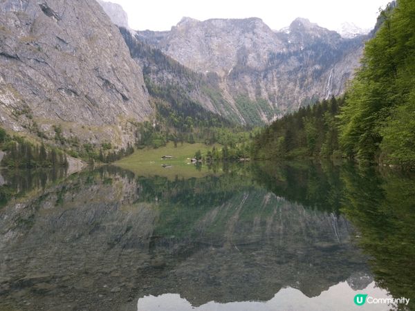 這是世遗的捷克，像電影'仙樂飄飄處處聞的情景差不多，很漂亮。...