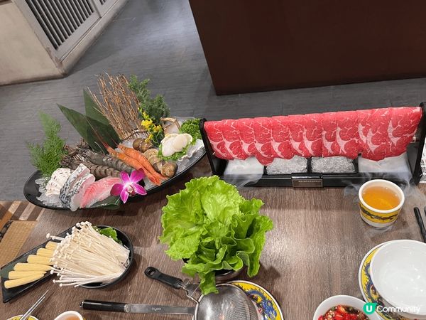 台北西門店的問鼎皇上吉祥火鍋以「宮廷盛宴」為靈感，將傳統火鍋...